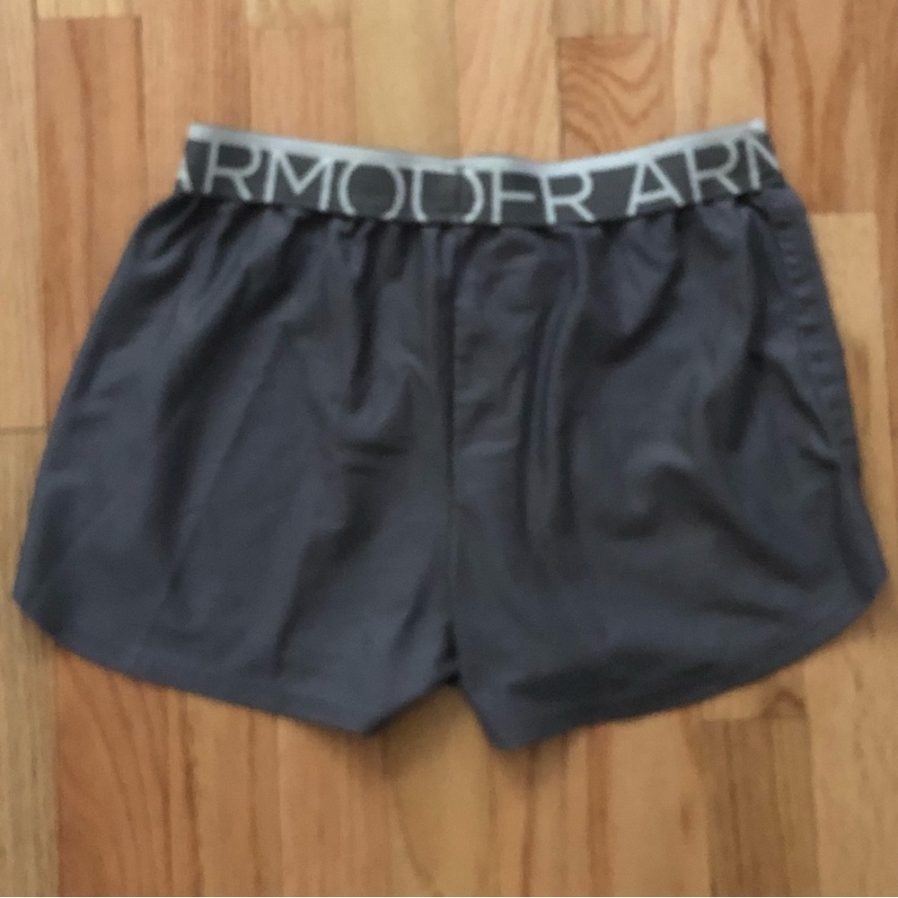 Women’s Under Armour shorts- size xs - Picture 2 of 7